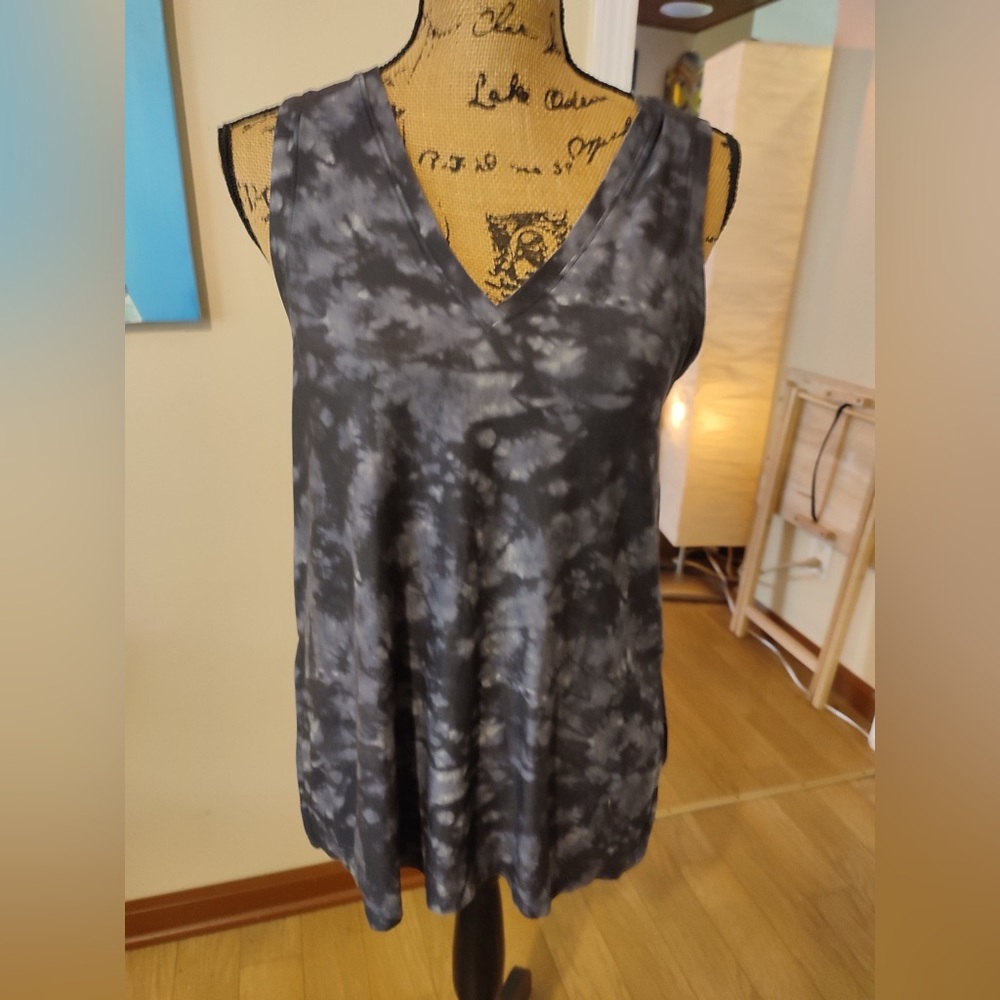 Cute Comfortable and Flattering Old Navy Tank- Sz S/M